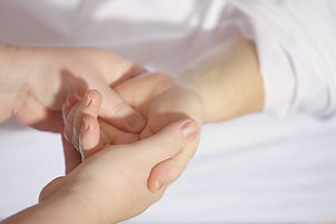 masaje massage hand manos white